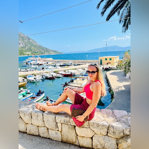 Meet your Posher, Makilina 💕 - Picture 5 of 7